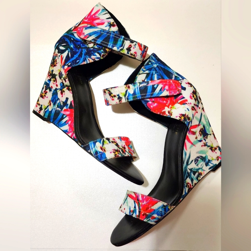 Floral Wedge Sandals (Nicole Miller by Artelier)